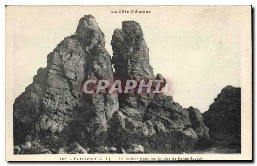 CPA Pornichet La Cote d'Amour Le Rocher fendu sur la Cote de Bonne Source 