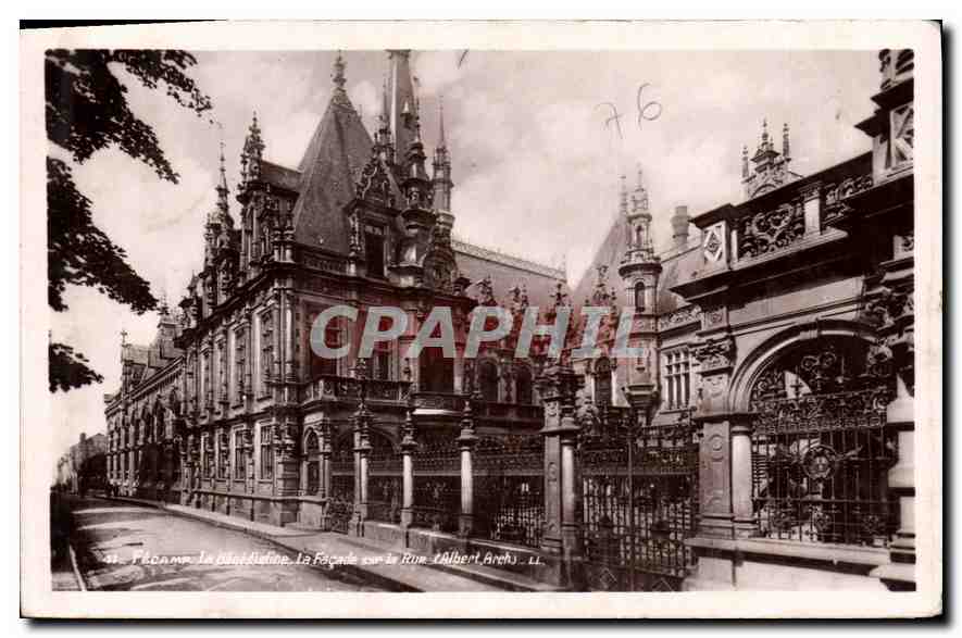 CPA Fecamp La Benedictine La facade sur le rue 