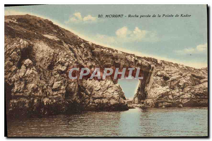 CPA Morgat Roche percee de la Pointe de Kador 