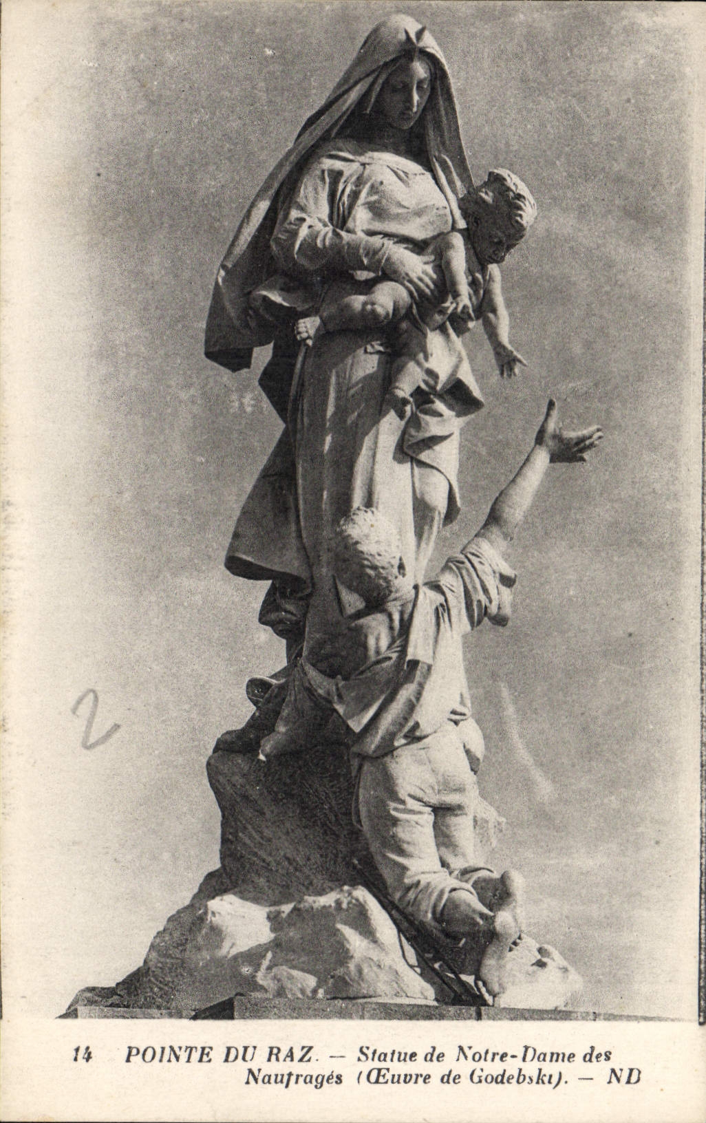 CPA Pointe du Raz Statue de Notre Dame des Naufrages Euvre de Godebski 
