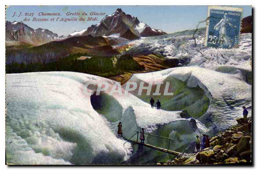 CPA Chamonix Grotte du Glacier des Bossoms et l'Aiguille du Midi 