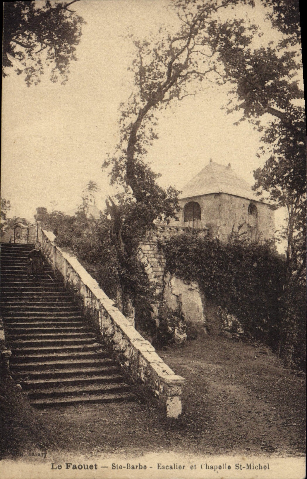 CPA Le Faouet Ste Barbe Escalier et Chapelle St Michel 