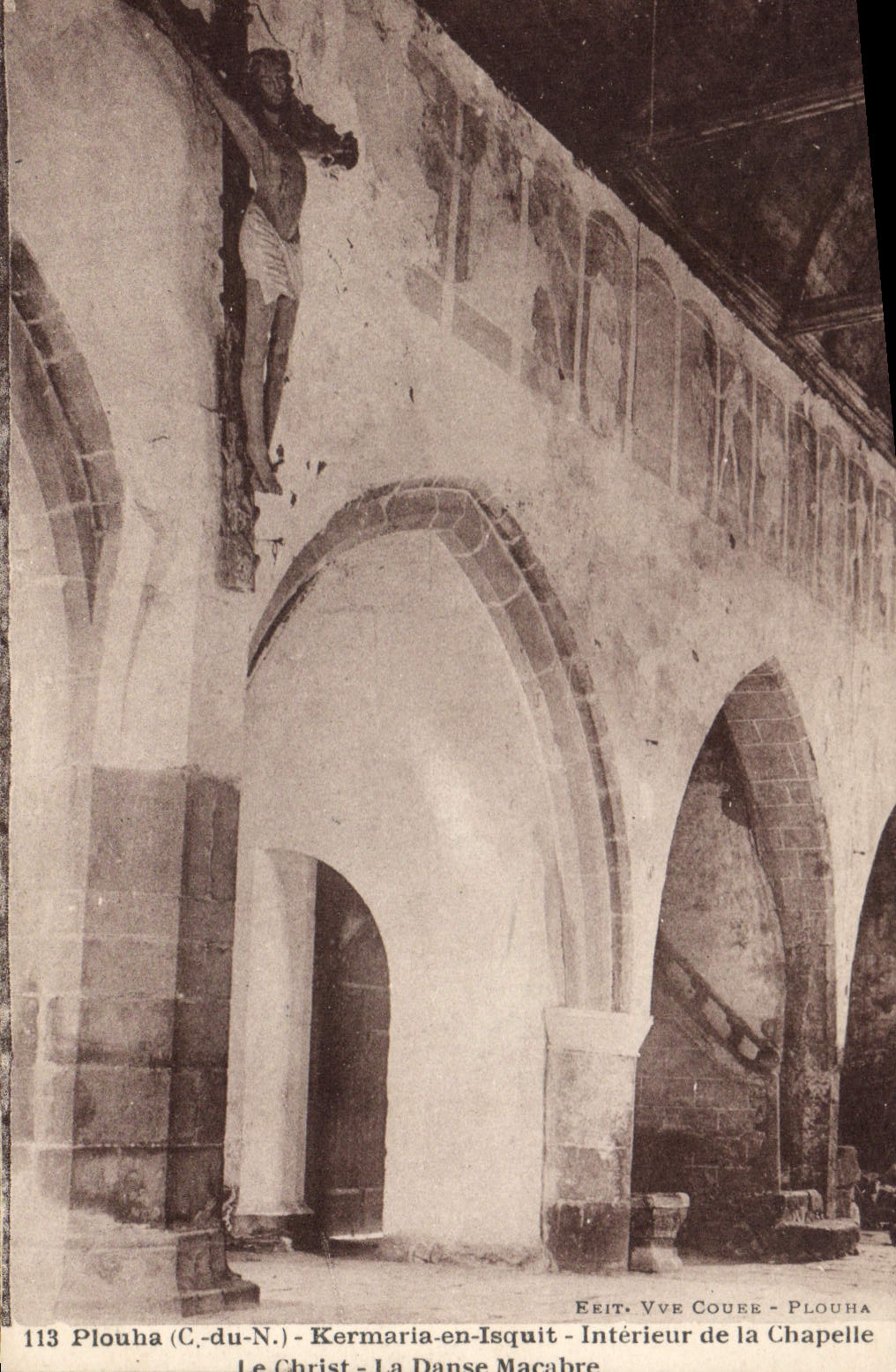 Plouha (C.-du-N.) - Kermaria-en-Isquit - Intérieur de la Chapelle - Le Christ - La Danse Macabre