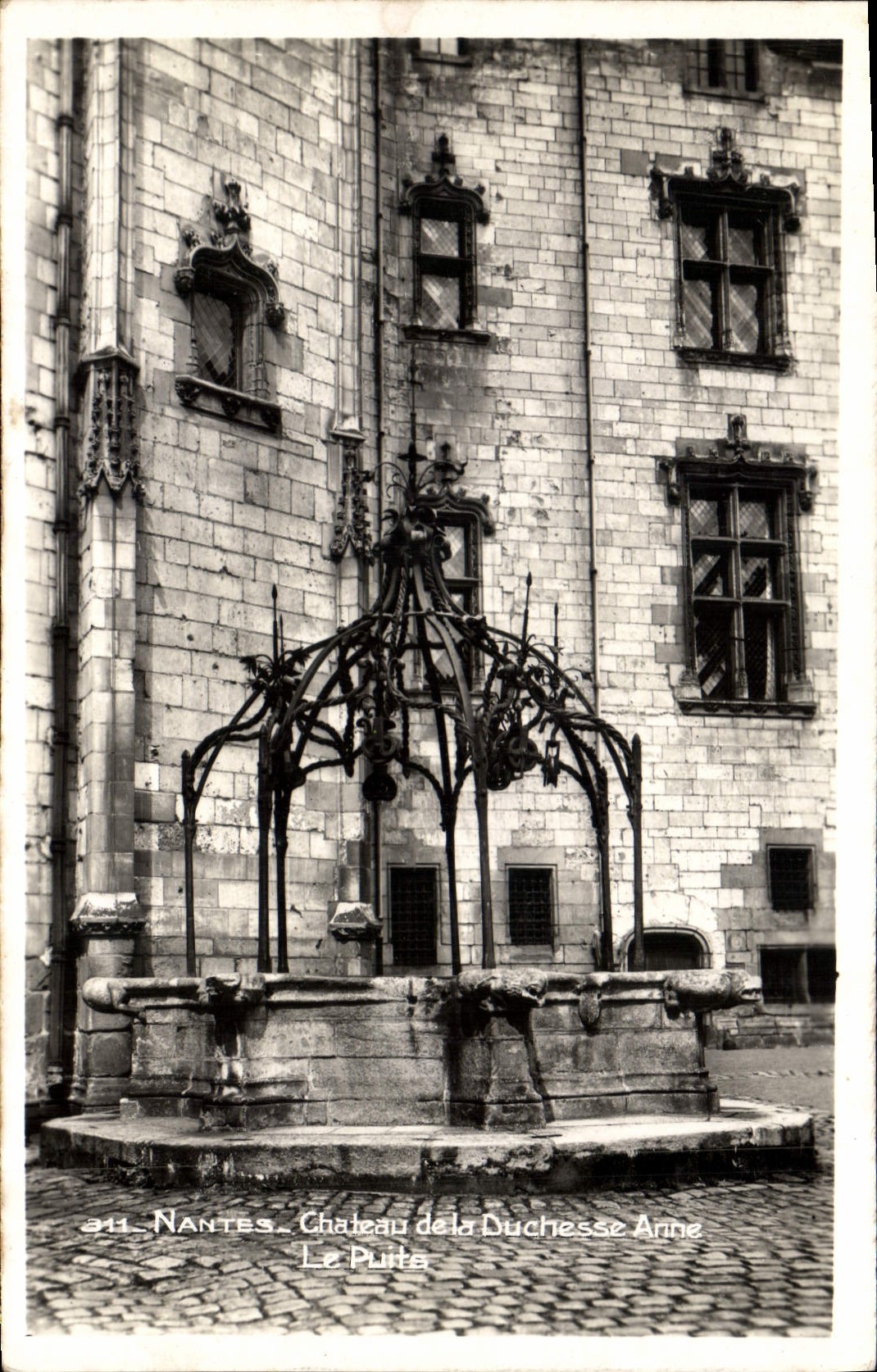 CPA Nantes Chateau de la Duchesse Anne Le Puits 