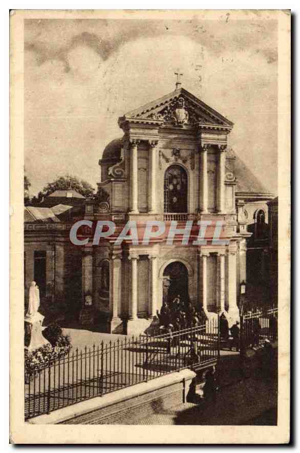 CPA Lisieux La caheplle des carmelites La facade