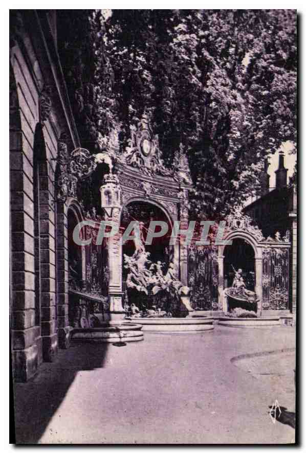 CPA Nancy La Ville Aux Portes D or Fontaine de Neptune 