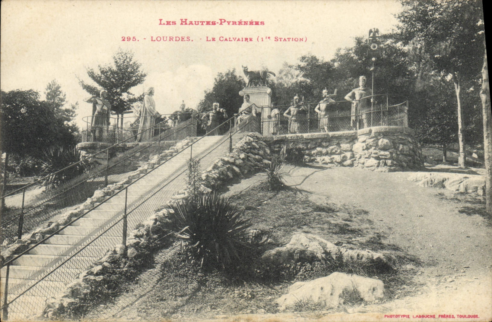 CPA Les Hautes Pyrenees Lourdes Le Calvaire 