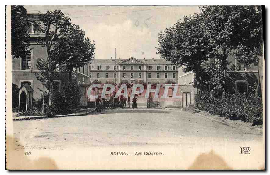 CPA Bourg Les Casernes Militaria