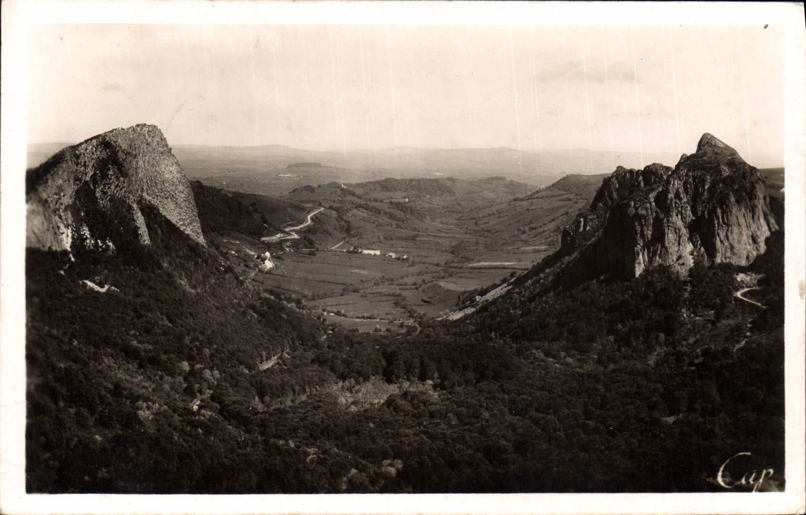 CPA L'Auvergne Roches Tuillieres et Sanadoire