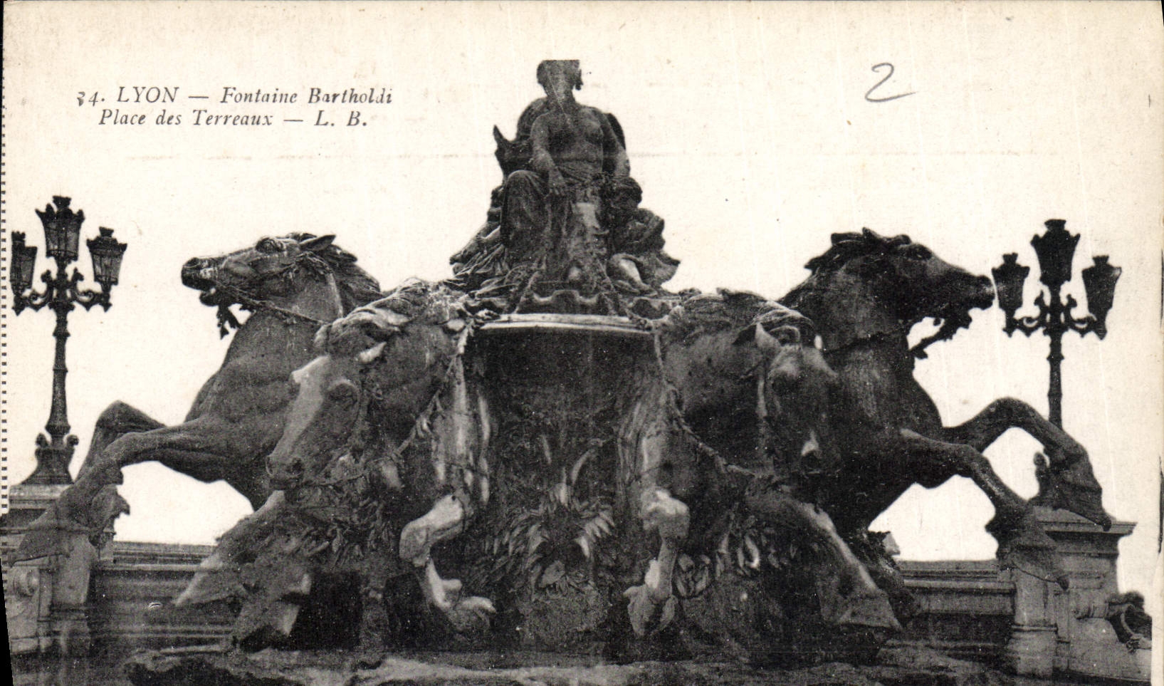 CPA Lyon Fontaine Bartholdi Place des Terreaux