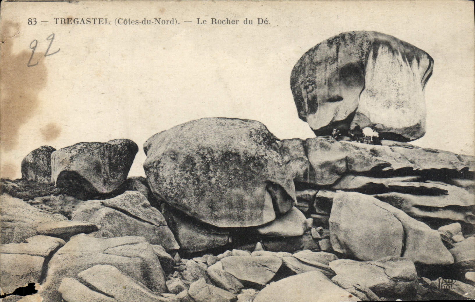 CPA Tregastel (Cotes du Nord) Le Rocher du De