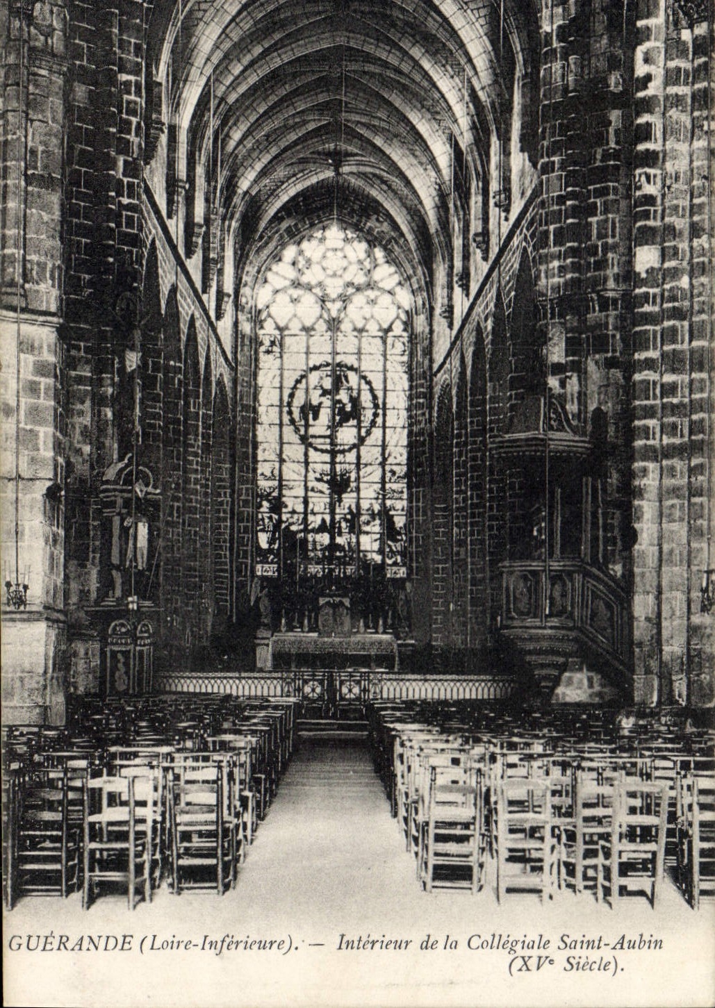 CPA Guerande (Loire Inferieur) Interieur de la Collegiale Sainte Aubin (XVe Siecle)