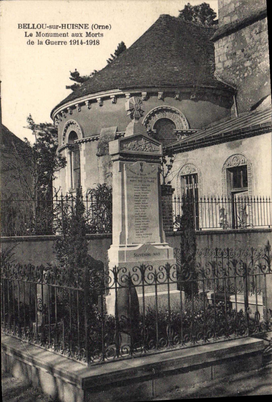 CPA Bellou sur Huisne (Orne) Le Monument aux Morts de la Guerre