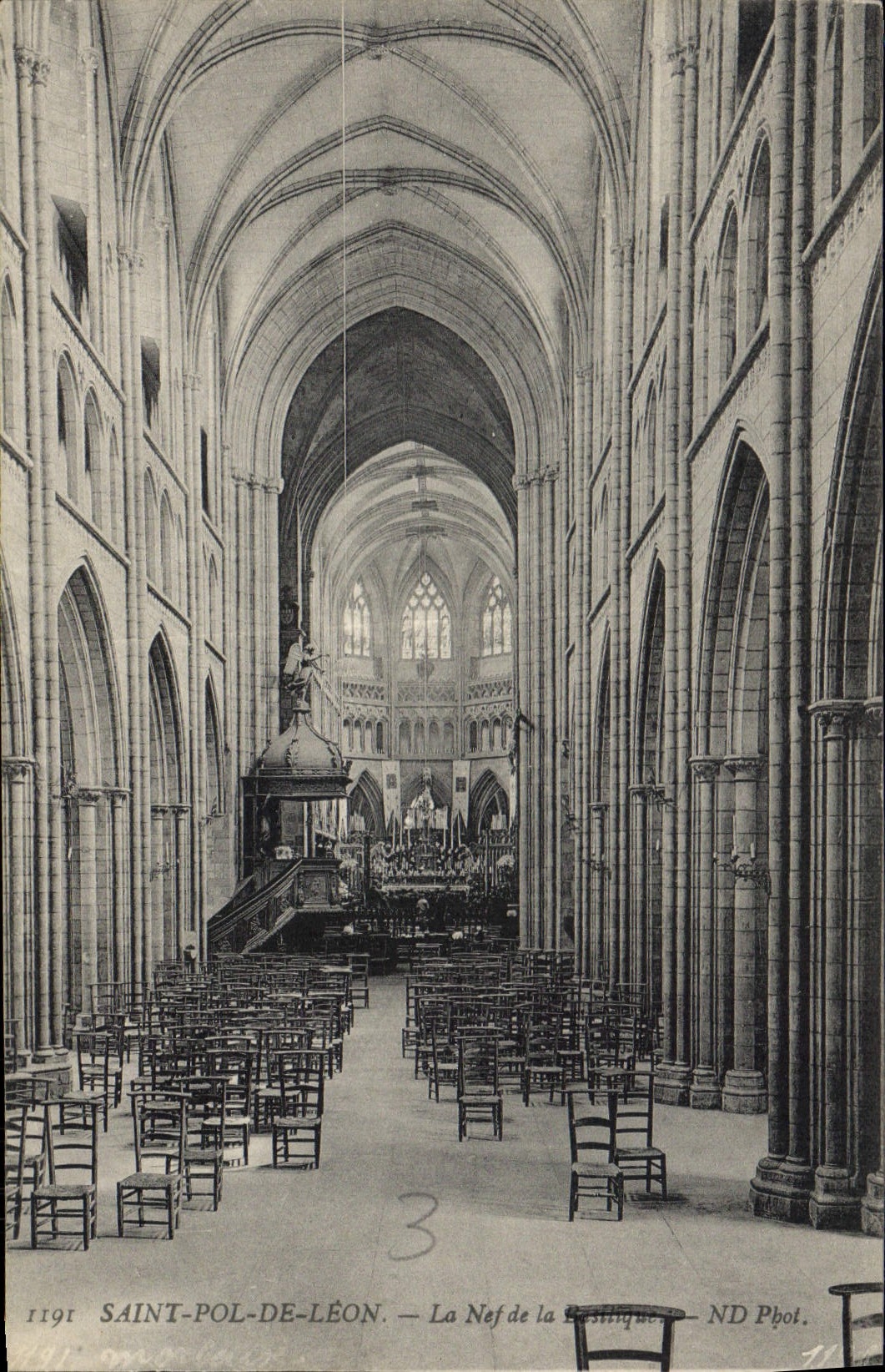 CPA Saint Pol de Leon La Nef