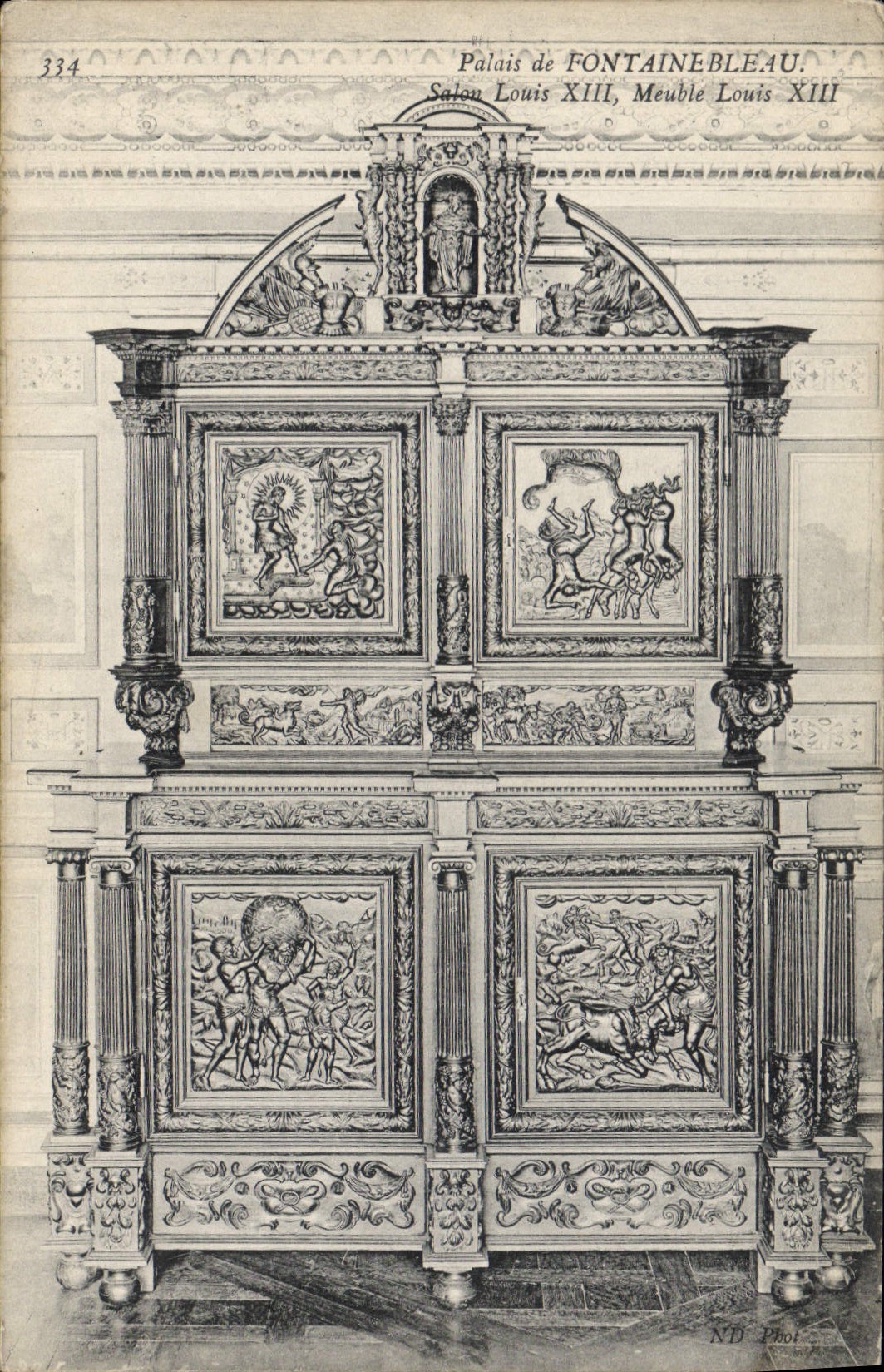 Palais de FONTAINEBLEAU — Salon Louis XIII, Meuble Louis XIII — ND Phot.