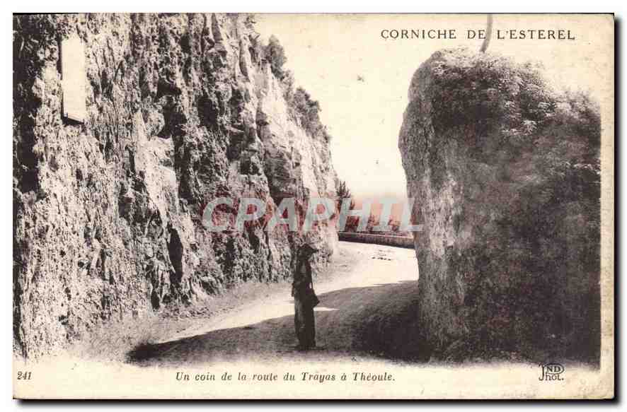 CPA Un coin de la route du Troyas a Theoule