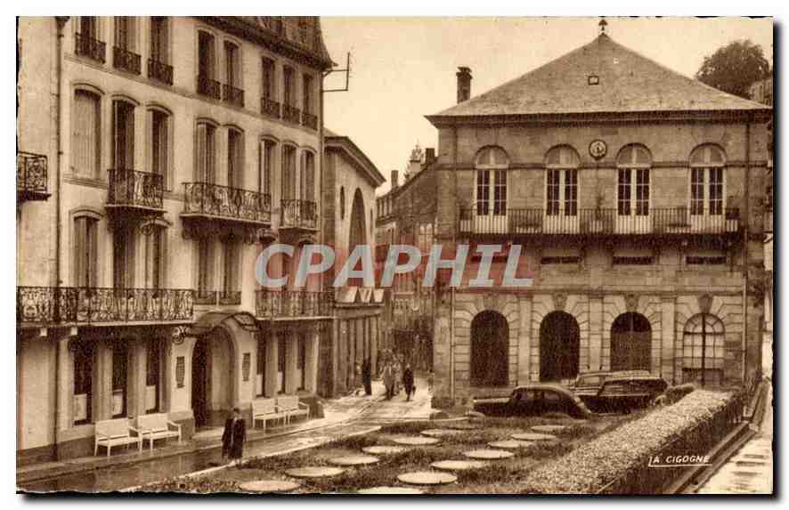 Plombières-les-Bains — Place du Bain Romain — La Cigogne