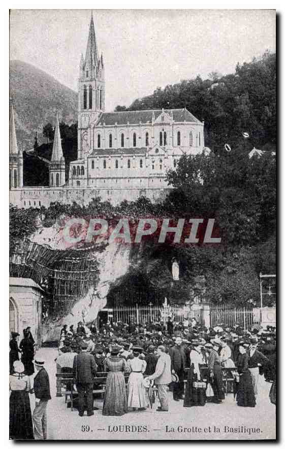 CPA Lourdes La Grotte et la Basilique