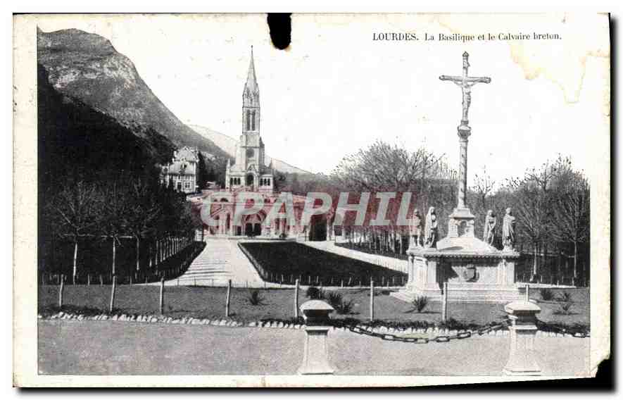 CPA Lourdes La Basilique et le Calvaire breton