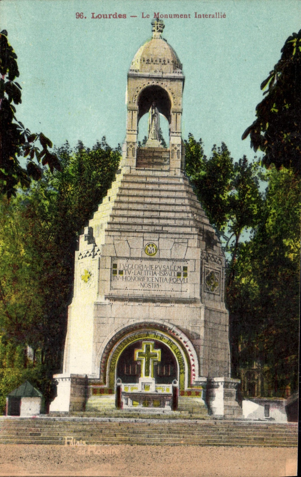 CPA Lourdes Le Monument Interallie