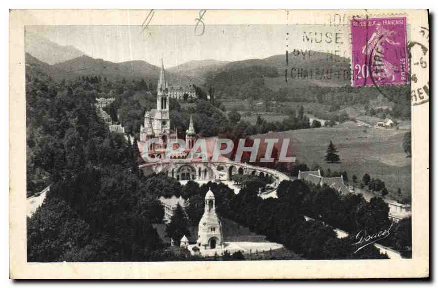 CPA Lourdes La Basilique et le Monument Interallie vus du Chateau Fort
