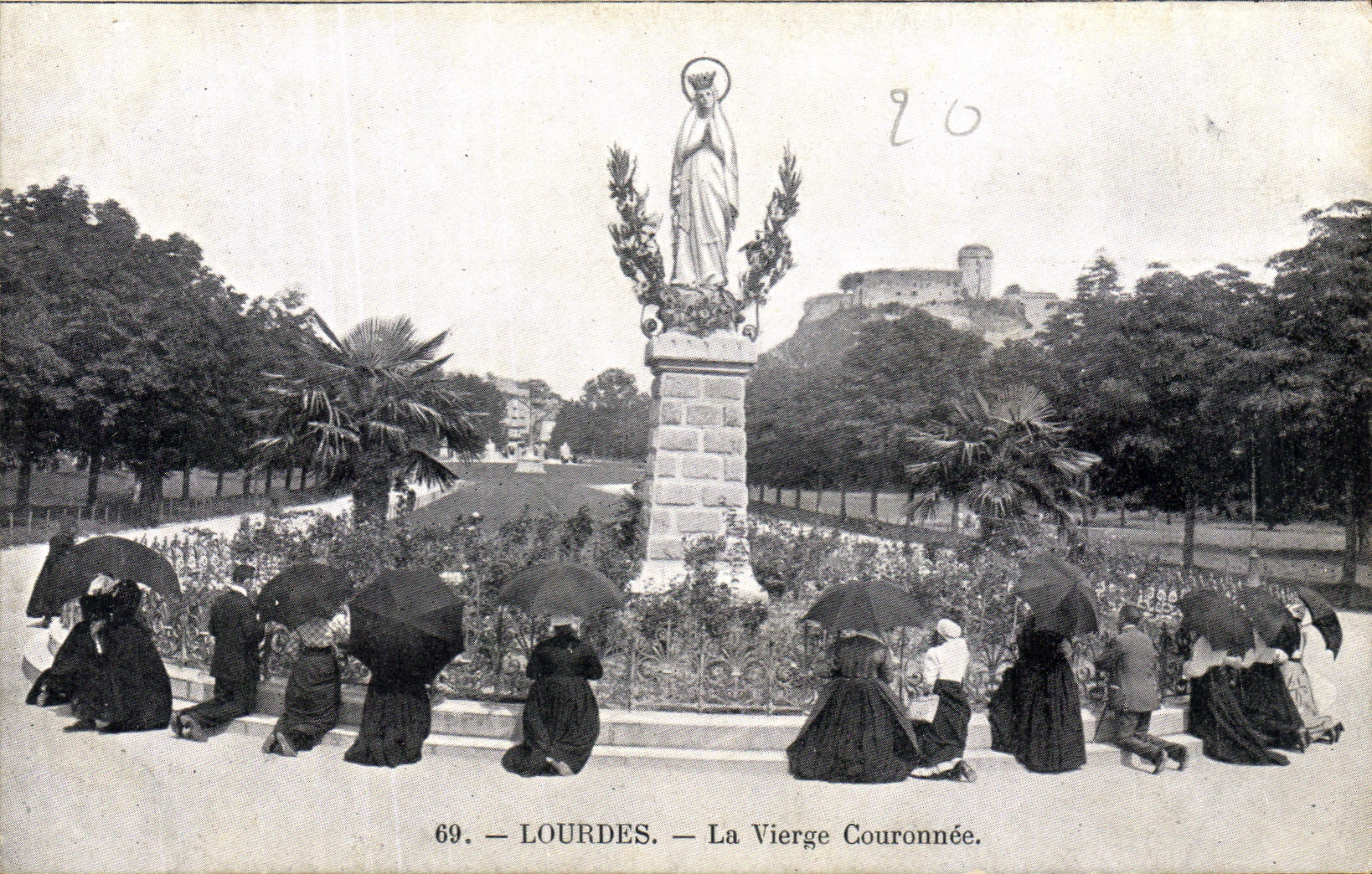 CPA Lourdes La Vierge Couronnee