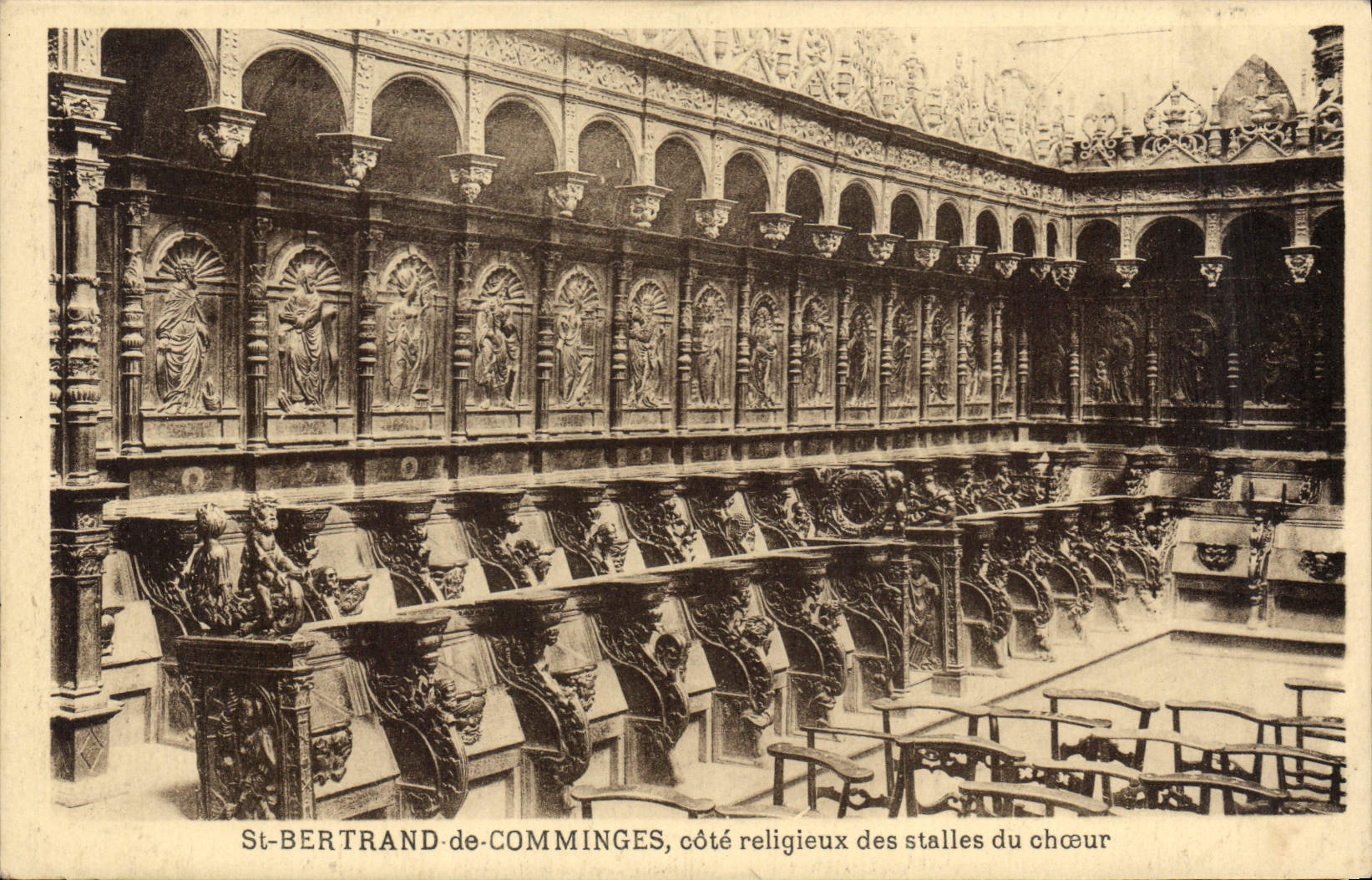 CPA St Bertrand de Comminges cote religieux des Stalles du choeur