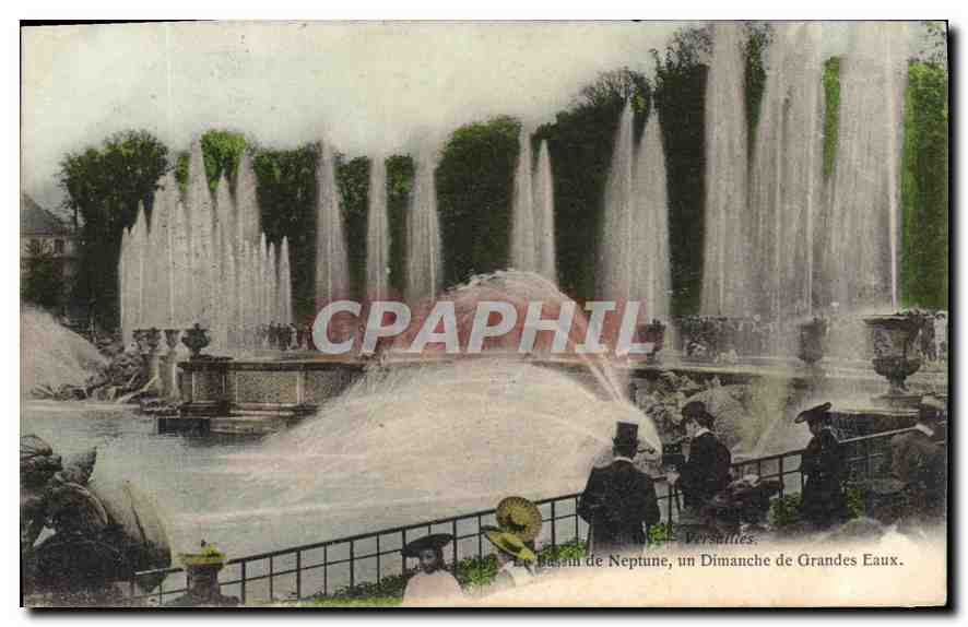 CPA Le Bassin de Neptune un Dimanche de Grandes Eaux