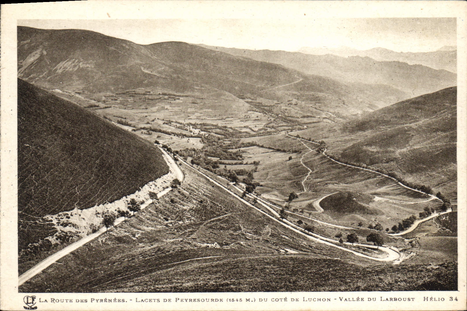 CPA La Route des Pyrenees Lacets des Peyrsourde du cote de Luchon Vallee du Larmount
