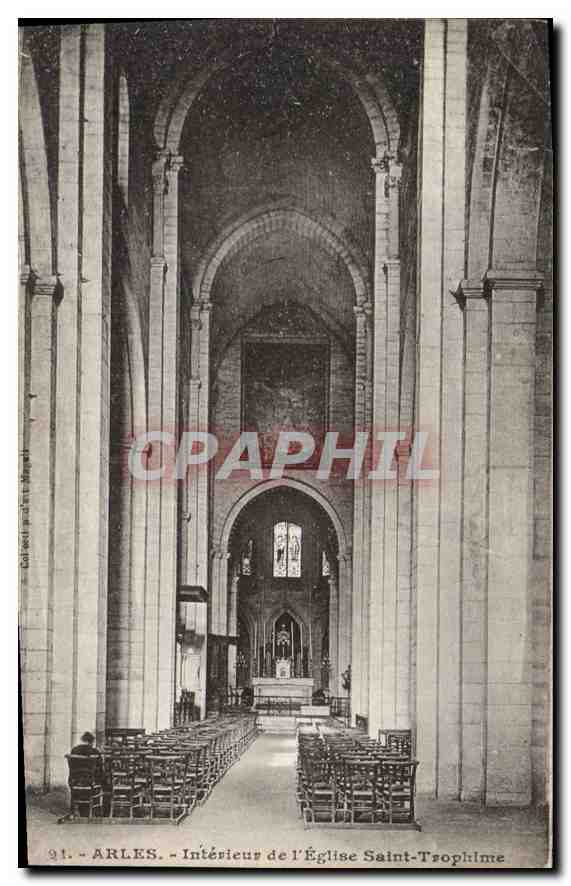 CPA Arles Interieur de l'Eglise Saint Trophime