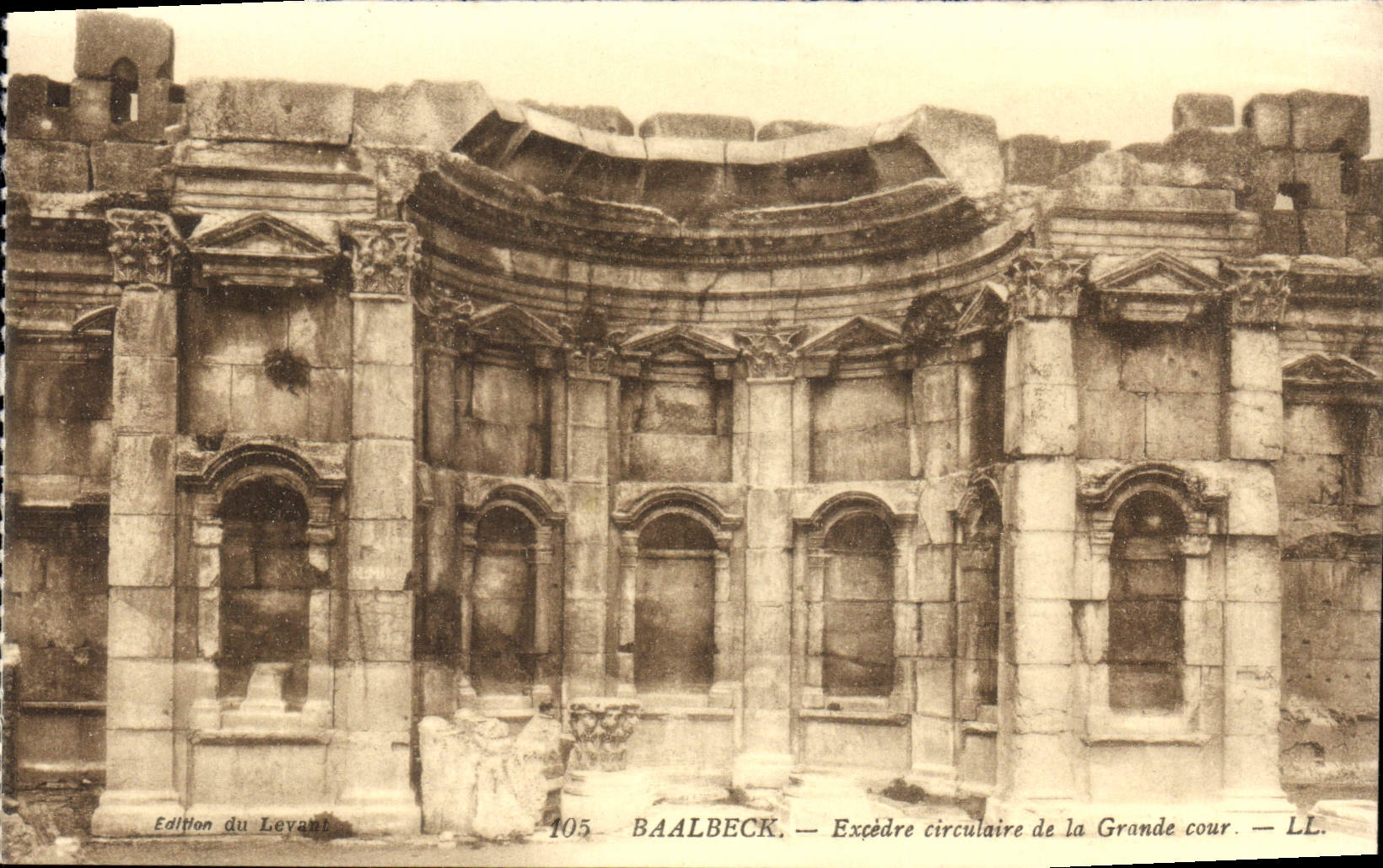 CPA Baalbeck Excedre circulaire de la Grande cour
