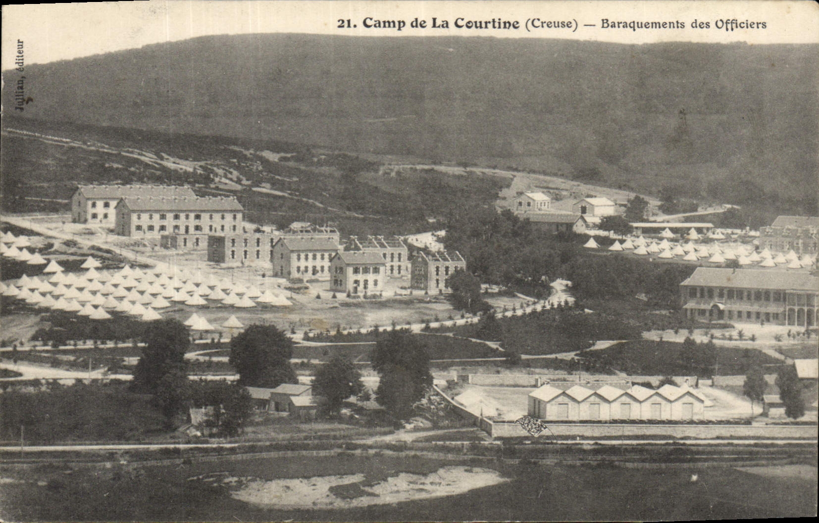 Camp de La Courtine (Creuse) — Baraquements des Officiers — Iullian éditeur