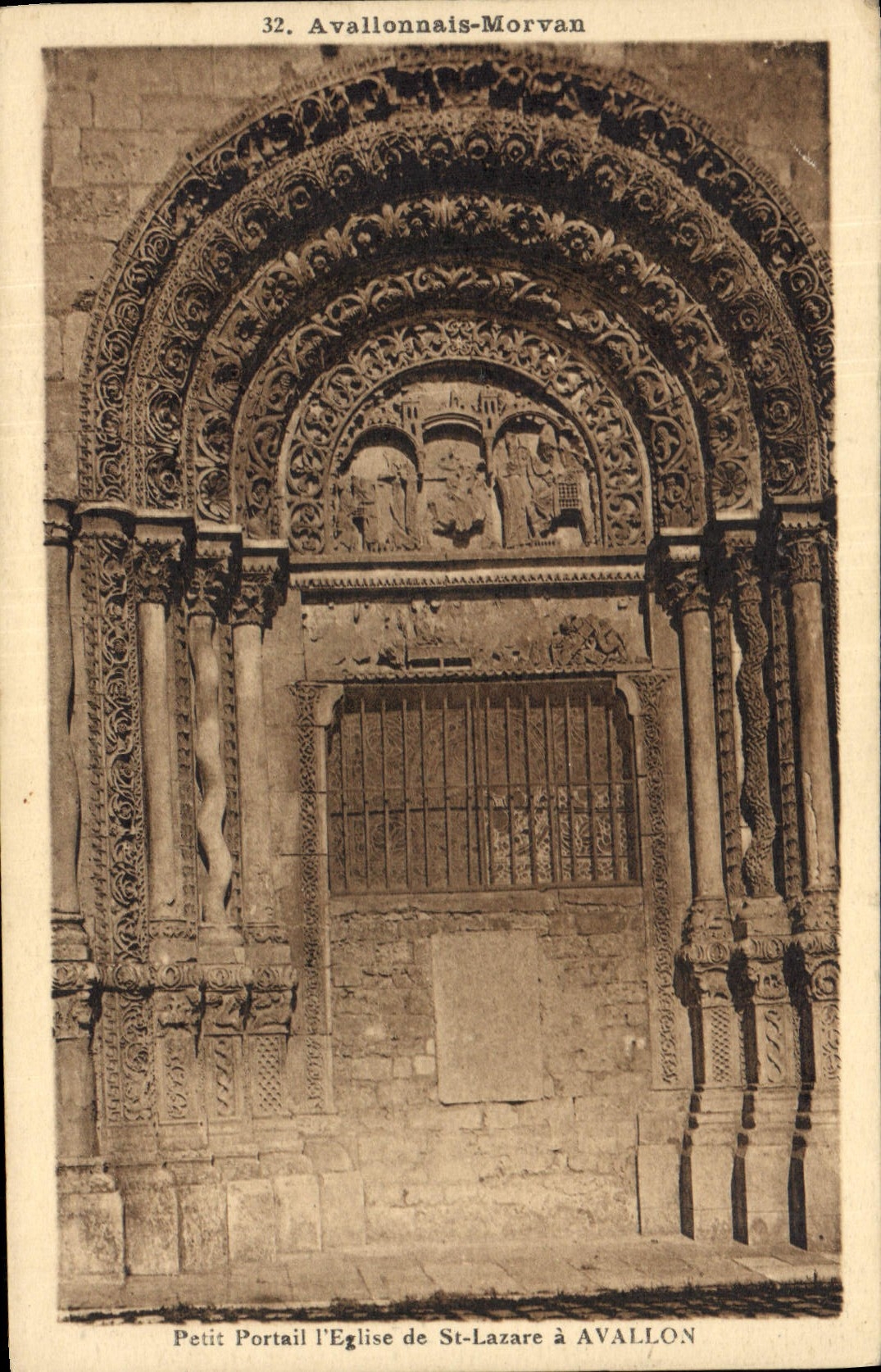 CPA Avallonnais Morvan Petit Portail L'Eglise de St Lazare a Avallon