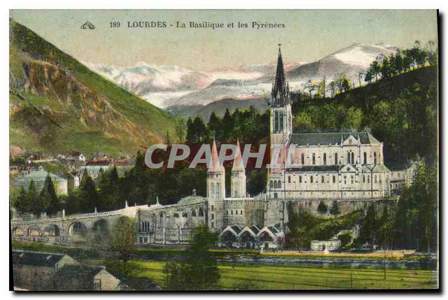 CPA Lourdes La Basilique et les Pyrenees