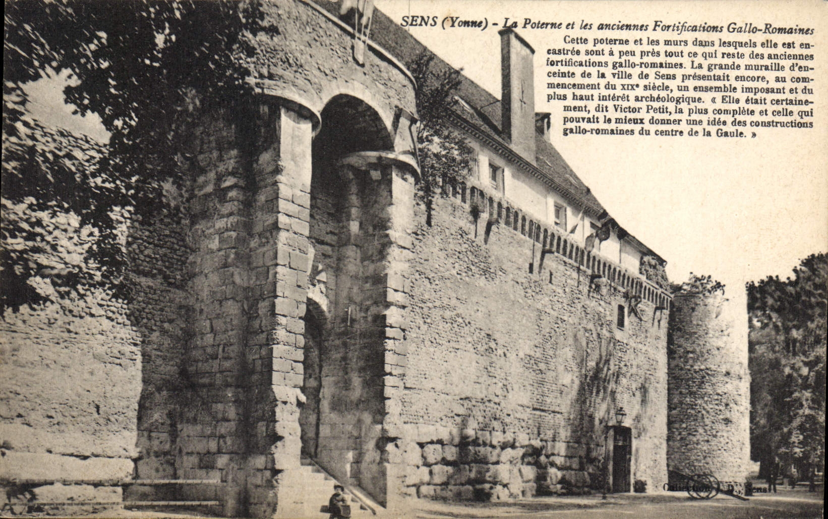 CPA Sens (Yonne) La Poterne et les anciennes Fortifications Gallo Romaines 
