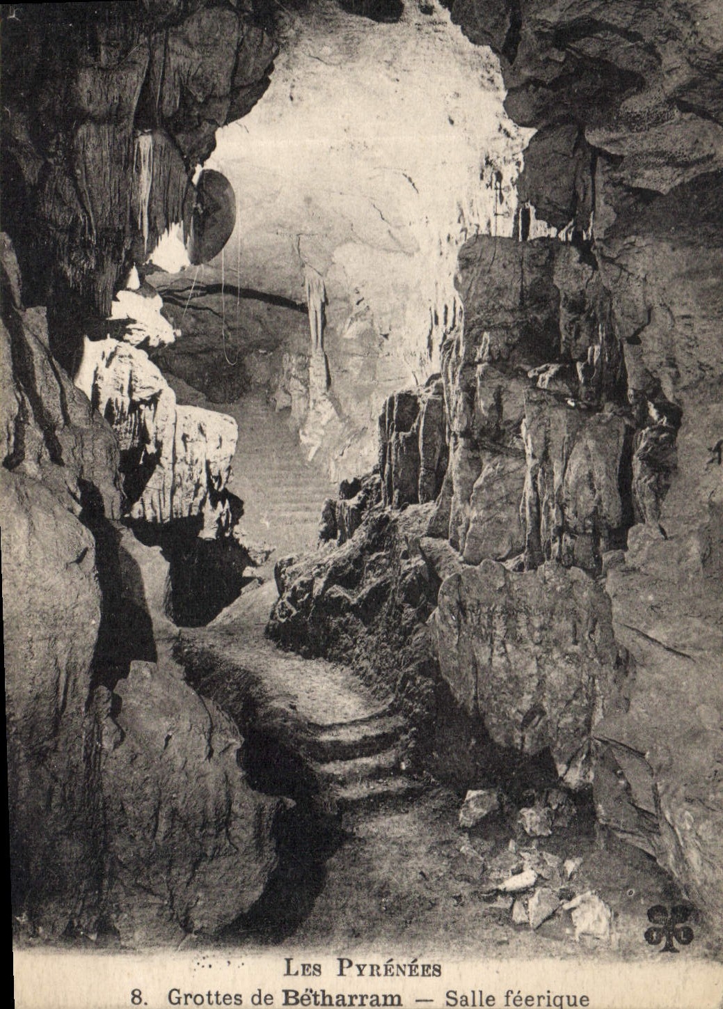 Grottes de Bétharram — Salle féerique — Les Pyrénées