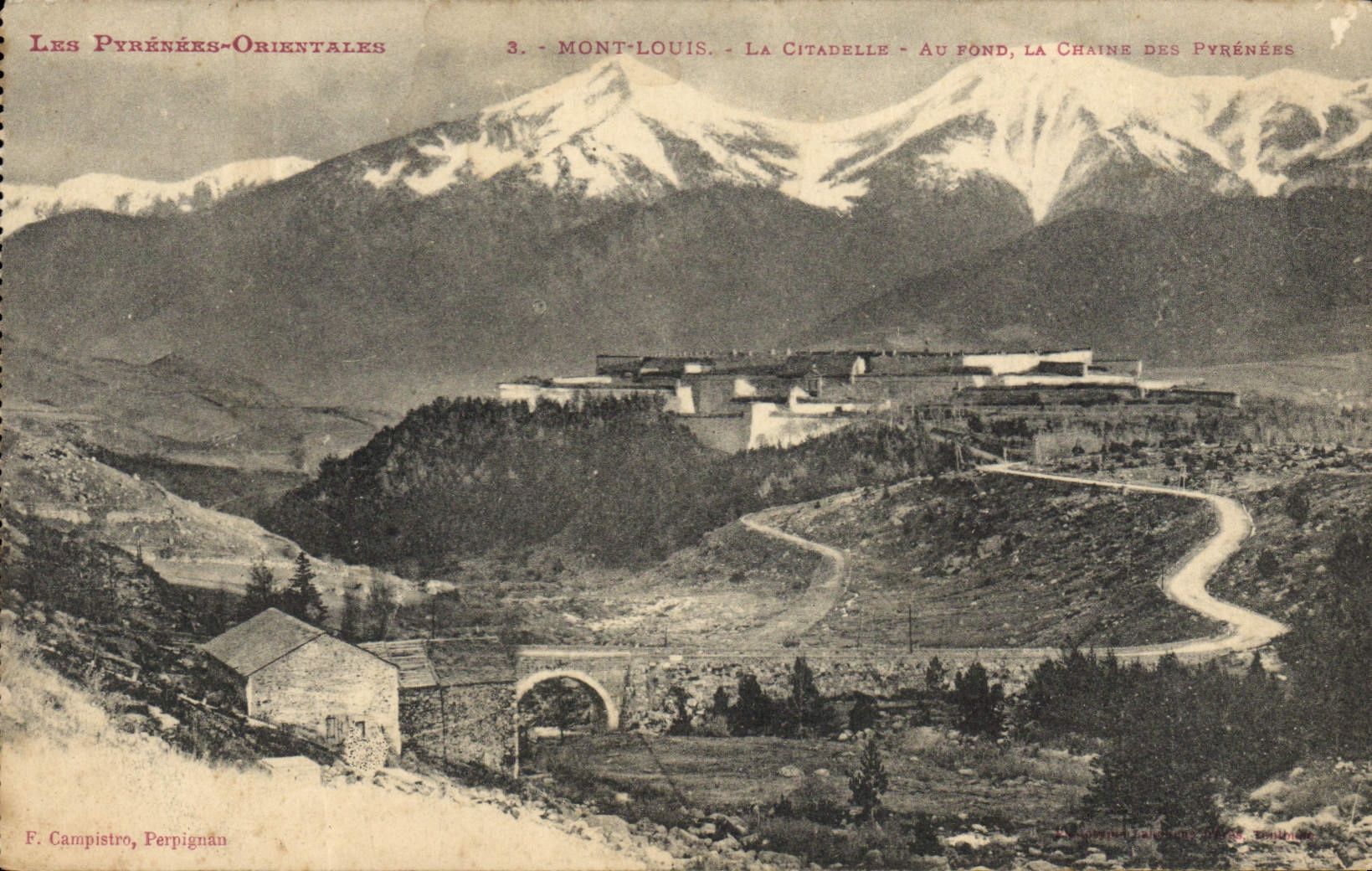 CPA Les Pyrenees Orientales Mont Louis La Citadelle Au Fond La Chaine des Pyrenees