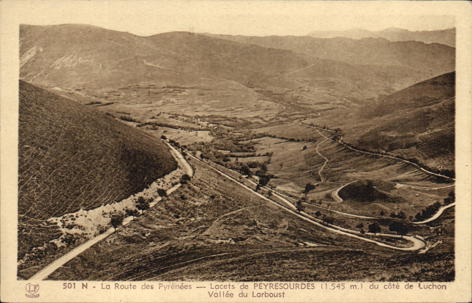 CPA La Route des Pyrenees Lacets de Peyresourdes du cote de Luchon Vallee du Larbourst