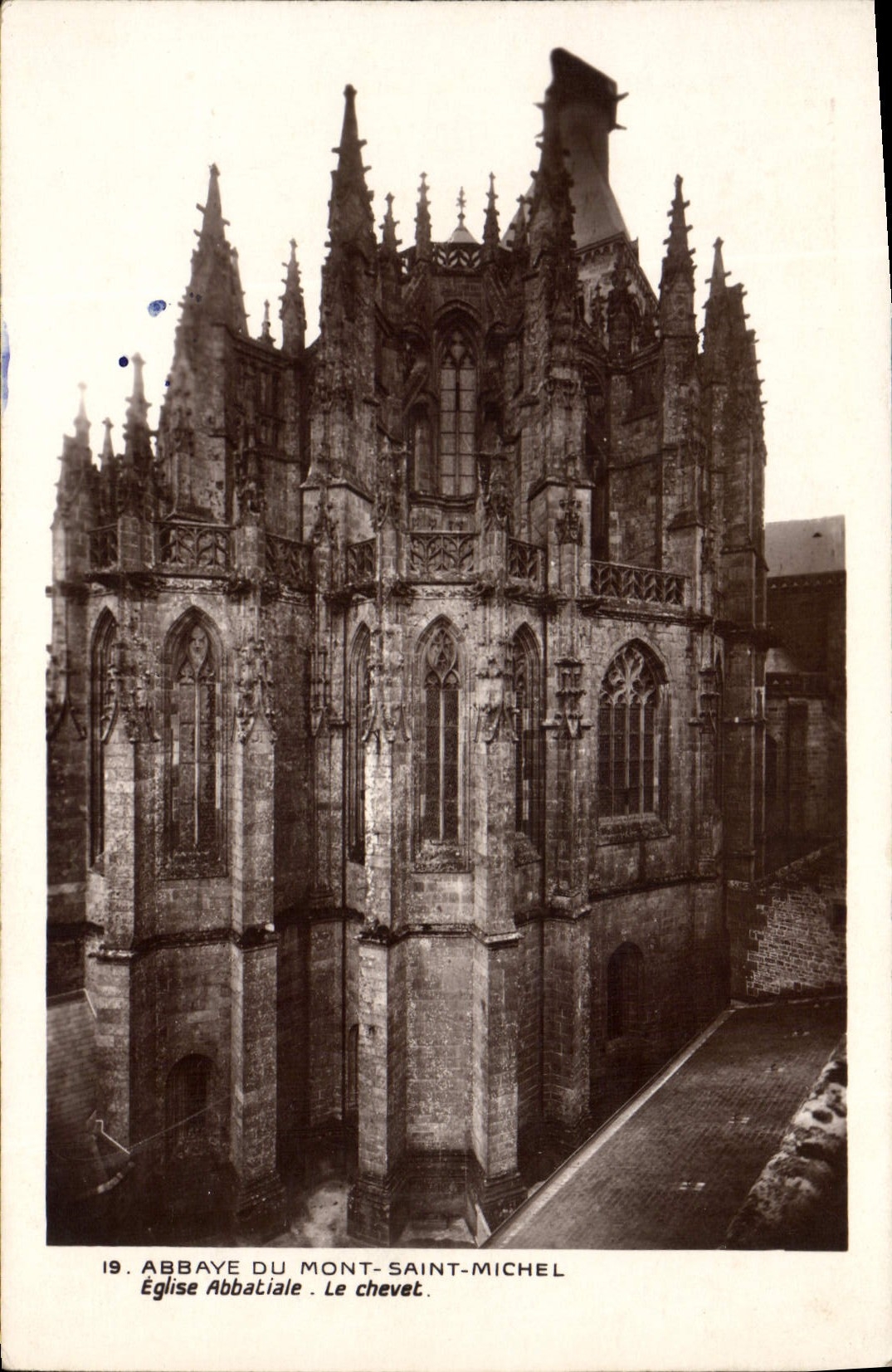 CPA Abbaye du Mont Saint Michel Eglise Abbatiale Le Chevet
