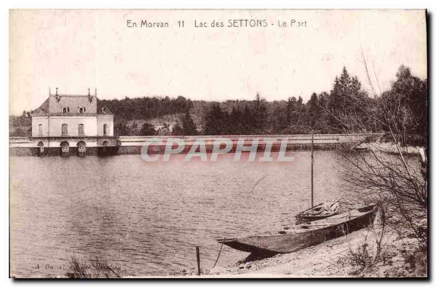 CPA En Morvan Lac des Settons Le Port