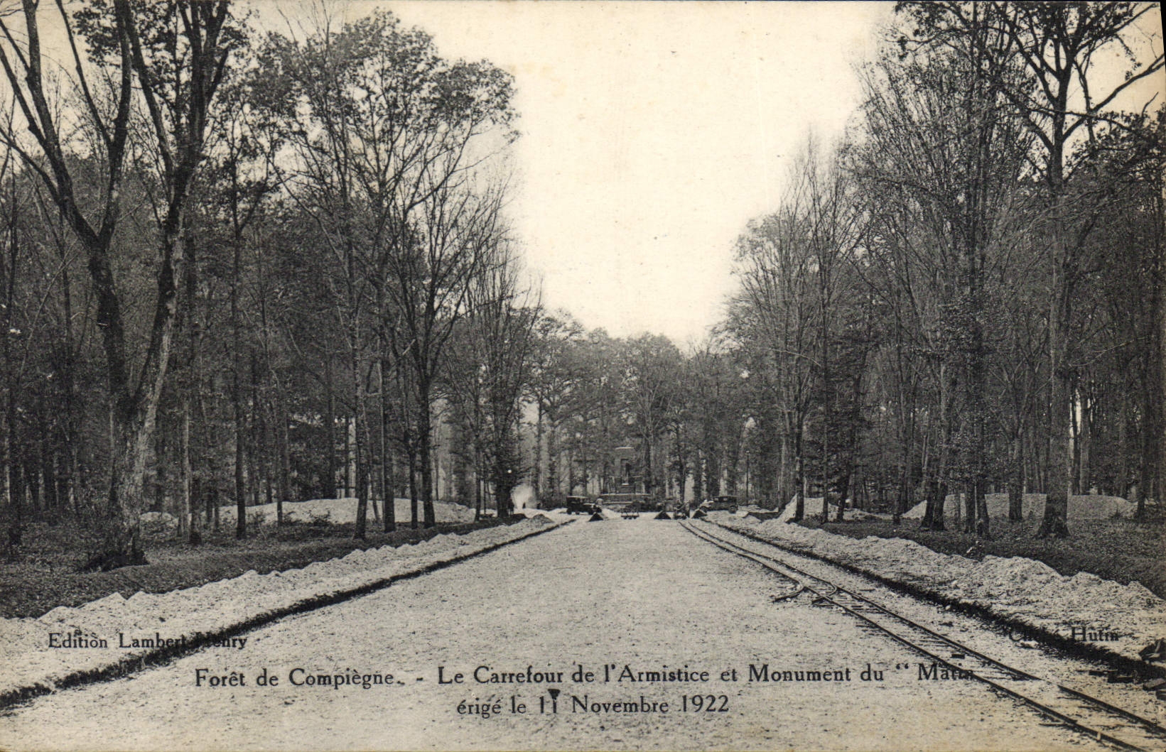CPA Foret de Compiegne Le Carrefour de l'Armistice et Monument du Matin erige le 11 Novembre 1922