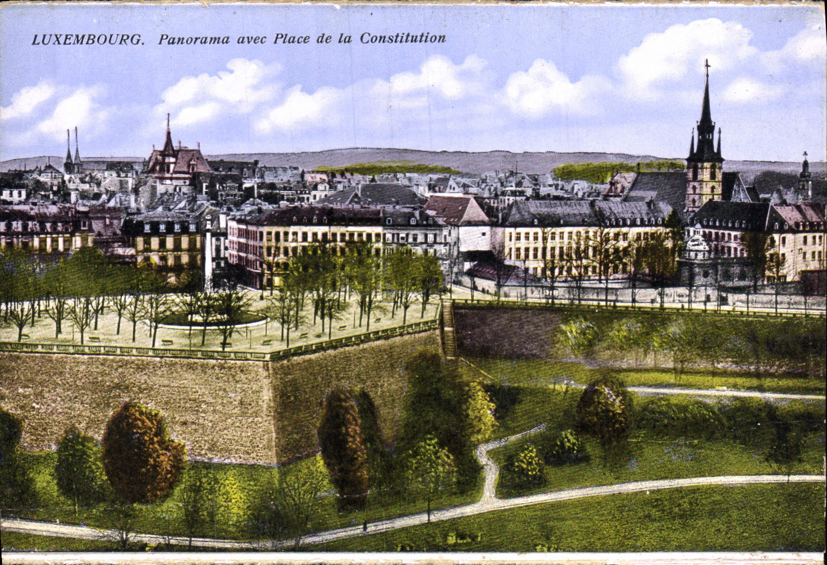 CPA Luxembourg Panorama avec Place de la Constitution