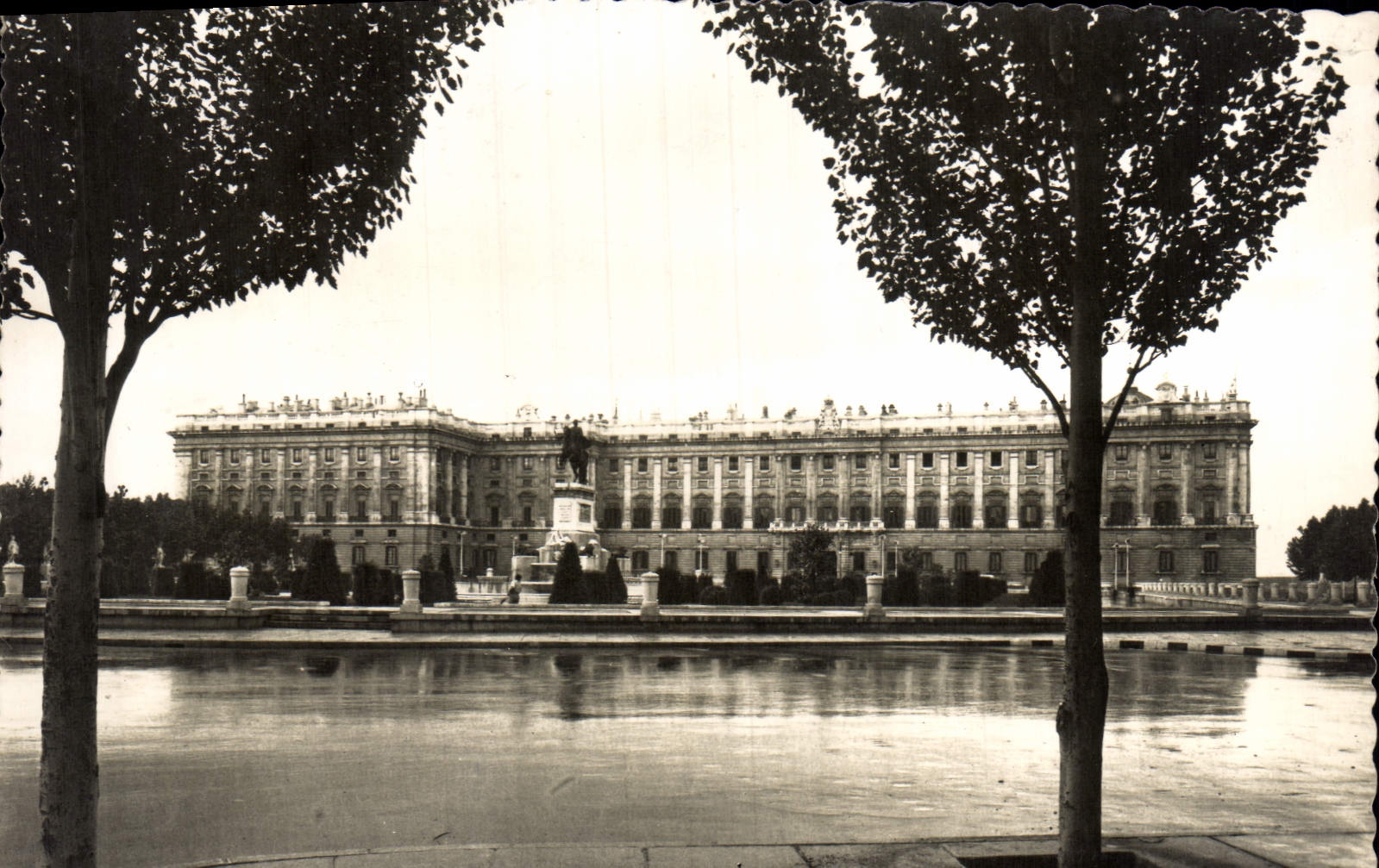 CPA Madrid Place d'Orient Palais National