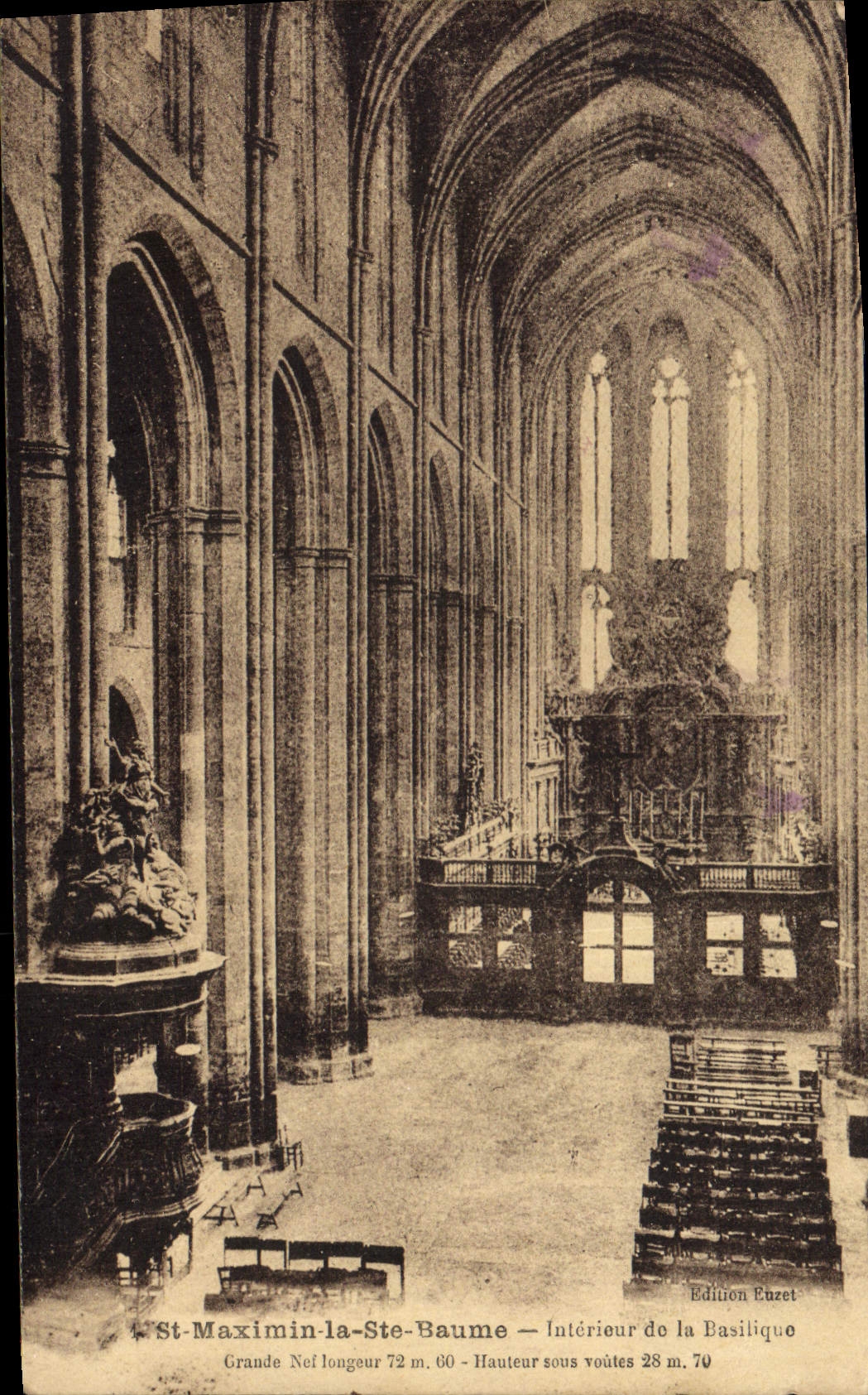 CPA St Maximin la Ste Baume Interieur de la Basilique