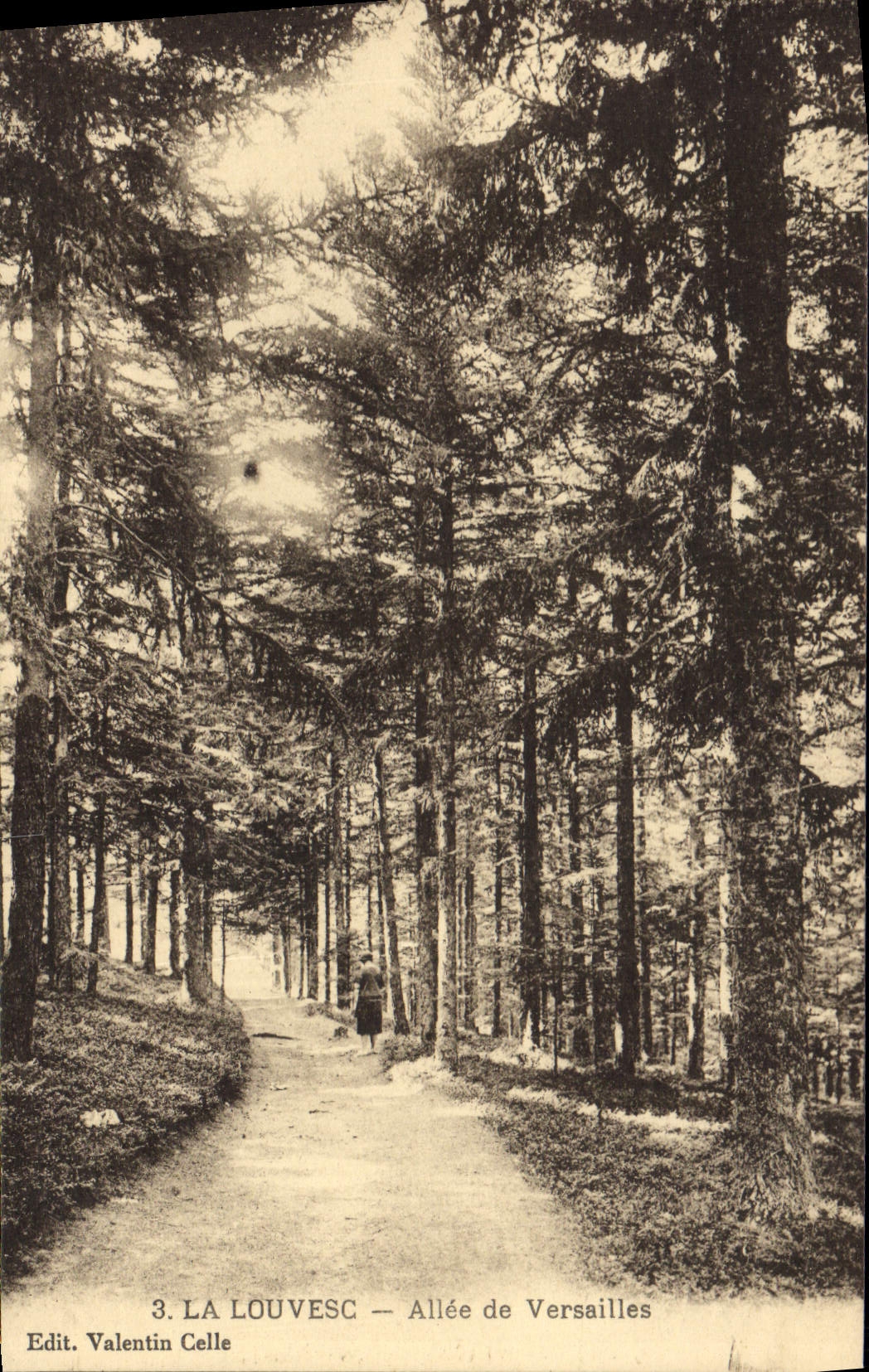 La Louvesc — Allée de Versailles — Edit. Valentin Celle