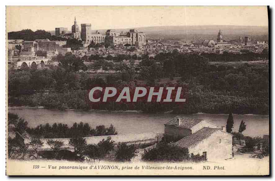 CPA Avignon Vue panoramique d'Avigon prise de Villeneuve les Avignon