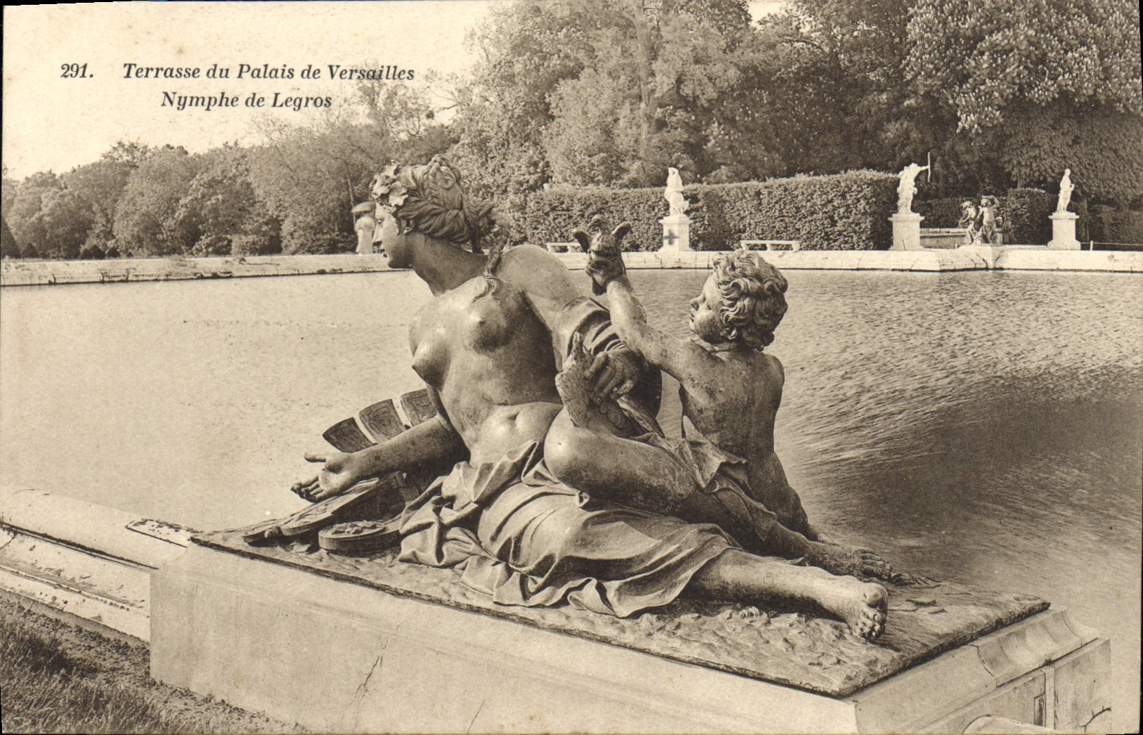 CPA Terrasse du Palais de Versailles Nymphe de Legros 