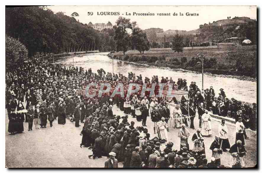 Lourdes - La Procession venant de la Grotte — éditeur O. Alsaciens des Arts Photographiques, Strasbourg, n° 59