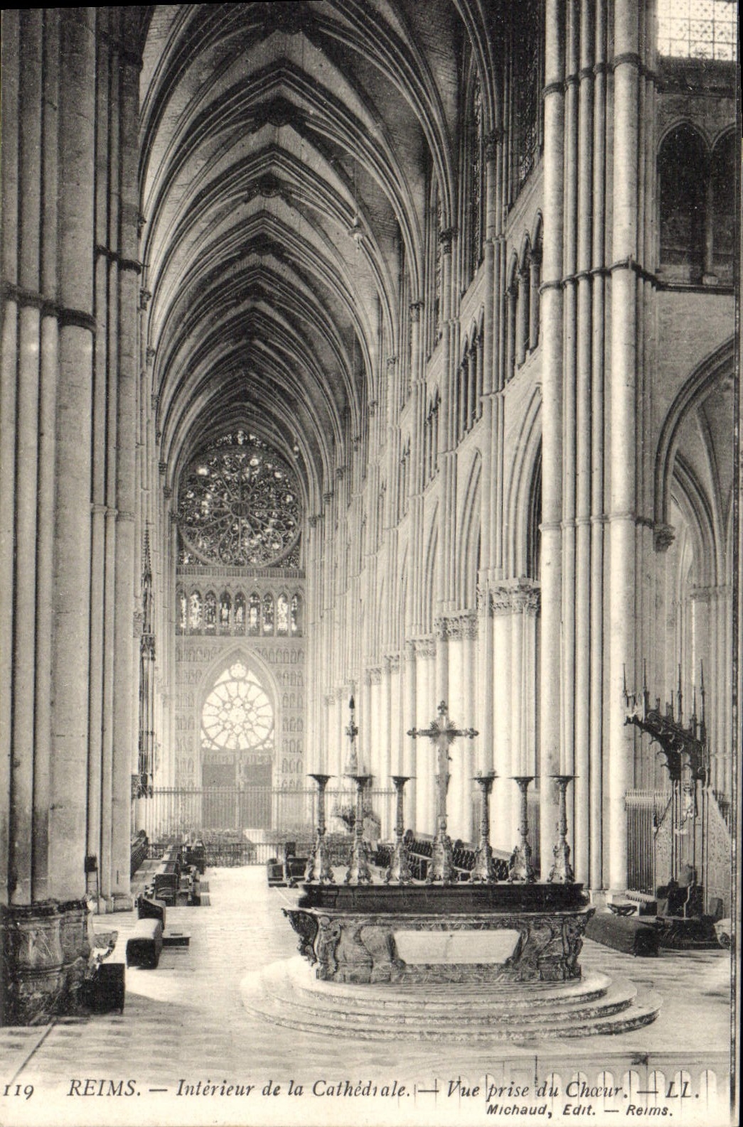 Reims — Intérieur de la Cathédrale — Vue prise du Chœur — Michaud, Edit. — Reims