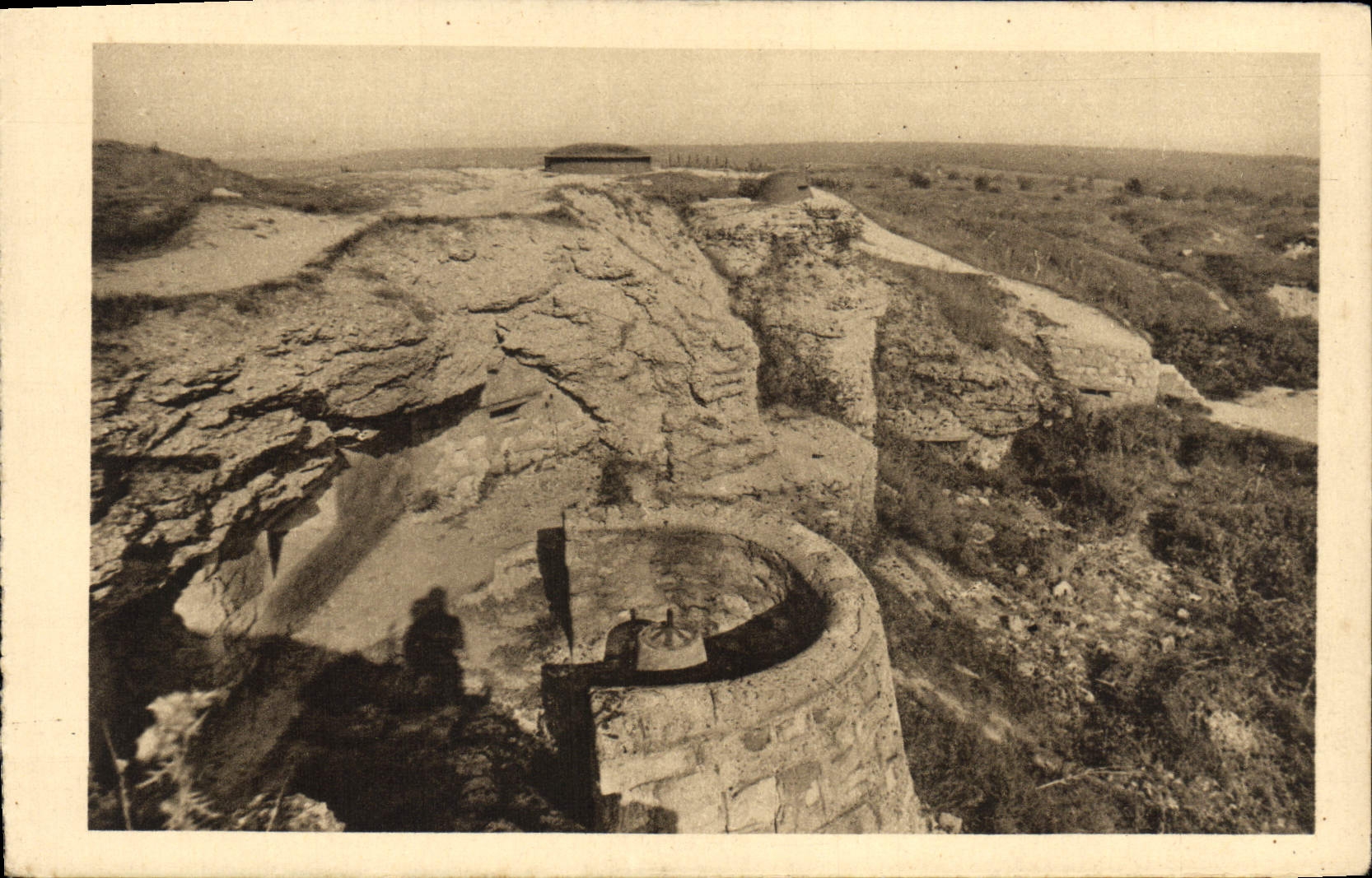 Fort de Douaumont — Emplacement d'une mitrailleuse contre avion sur la face sud du fort